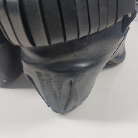 Two Lips Black Knee High Heeled Boots - Picture 12 of 13